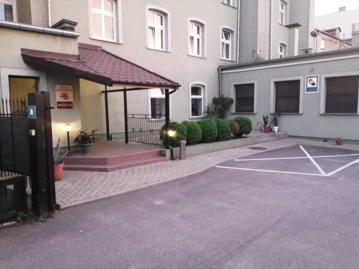 Hotel Sowa Elblag Bagian luar foto
